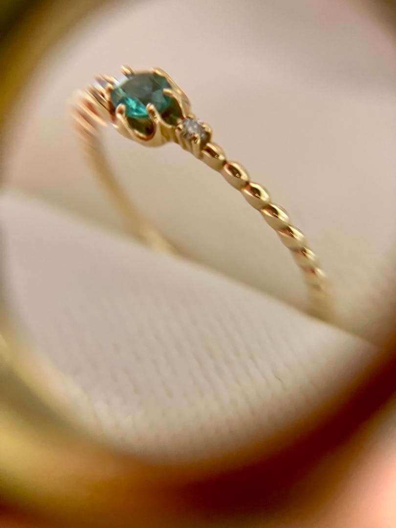 K10＊テイクアップ＊かわいいエメラルド&ダイヤリングです - メルカリ