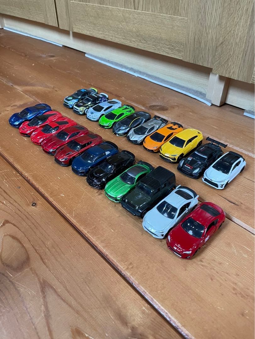 トミカ/ホットウィール 110台+ジオラマセット - メルカリ