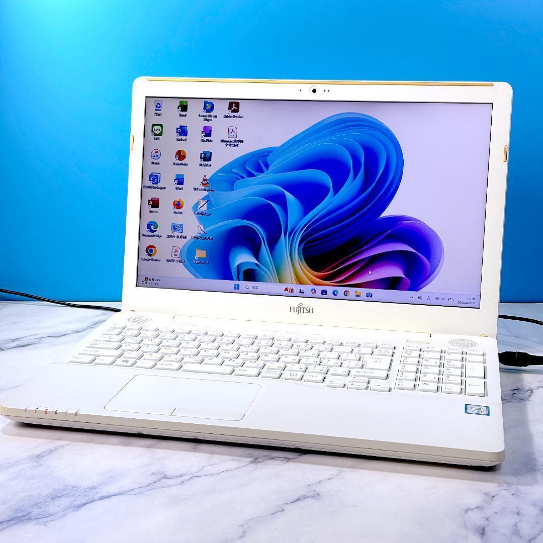 美品☆Corei7・8GB・SSD・MSOffice付 ホワイト ノートパソコン - メルカリ