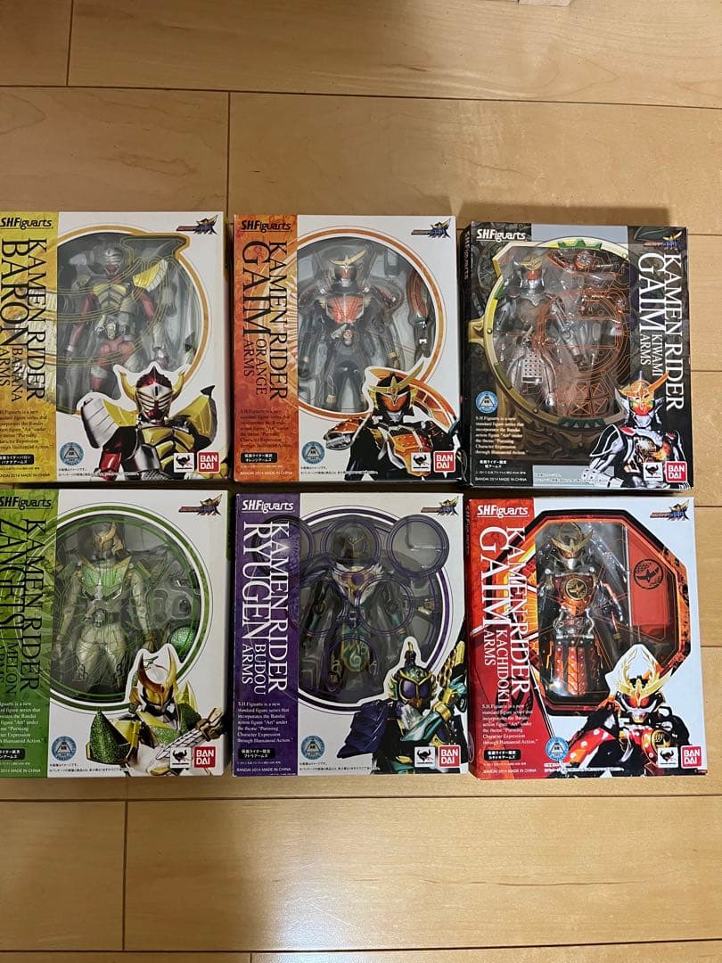 フィギュアーツ　仮面ライダー鎧武セット S.H.Figuarts（真骨彫製法） 仮面ライダー鎧武 アームズチェンジセット