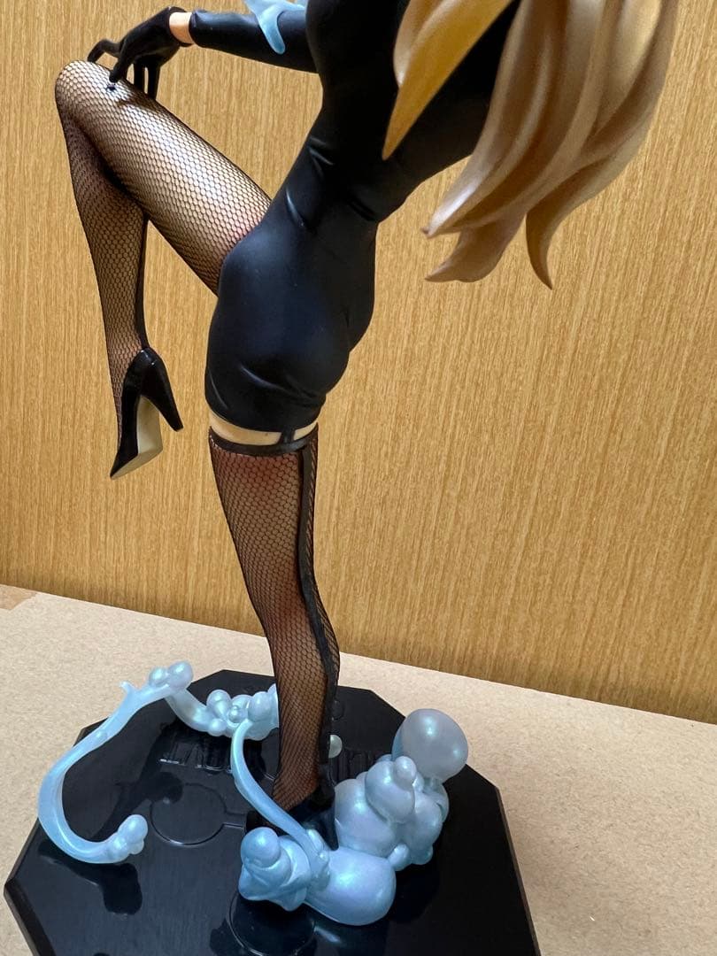 ワンピース“LIMITED EDITION” カリファ POP