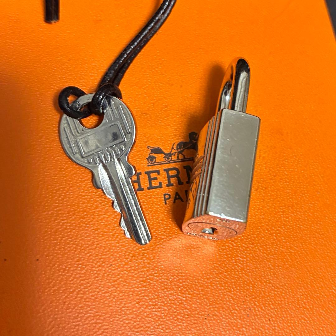 エルメス シルバー カデナ 南京錠 パドロック 鍵 キー NO107 - メルカリ