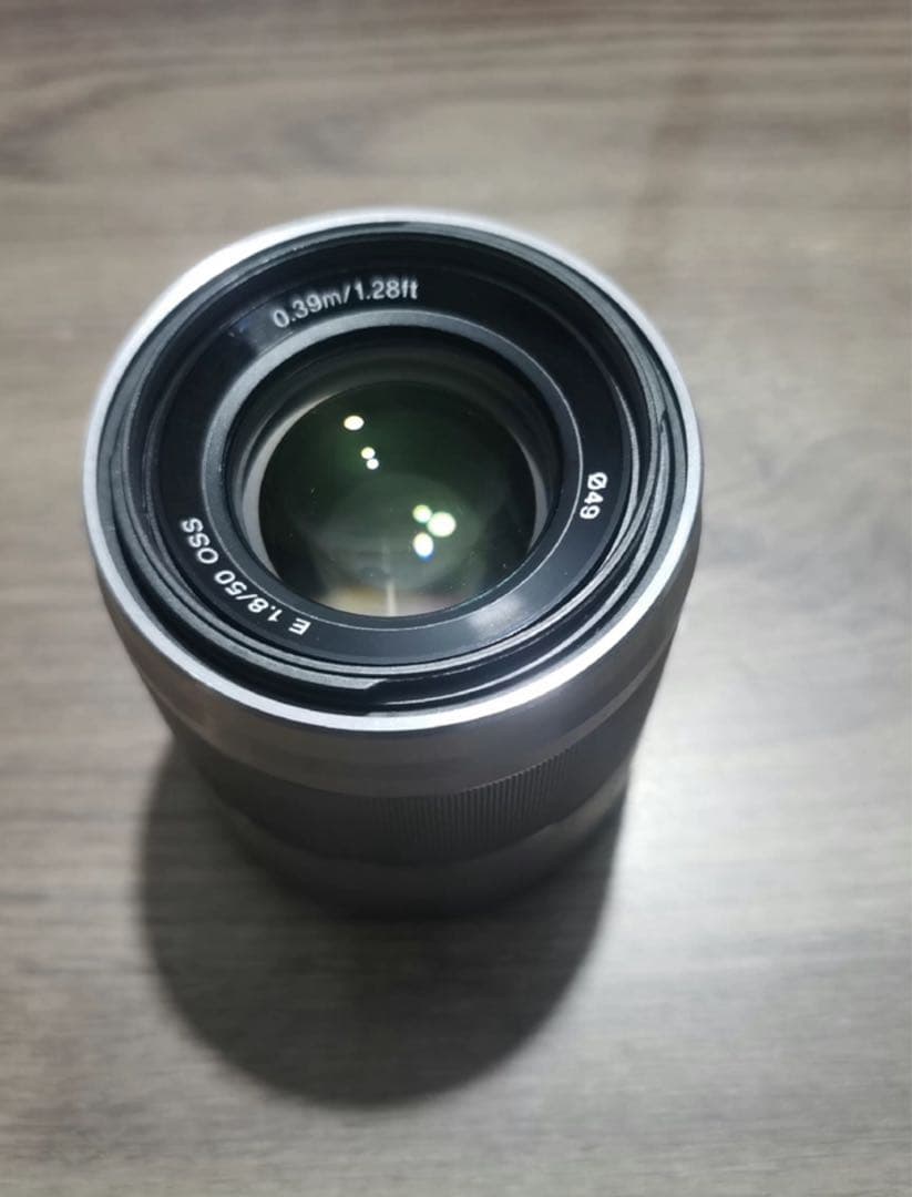 Sony Eマウント 50mm F1.8 OSS APS-C用 カメラレンズ E 50mm F1.8 OSS APS-C用 シルバー SEL50F18 [ソニーE