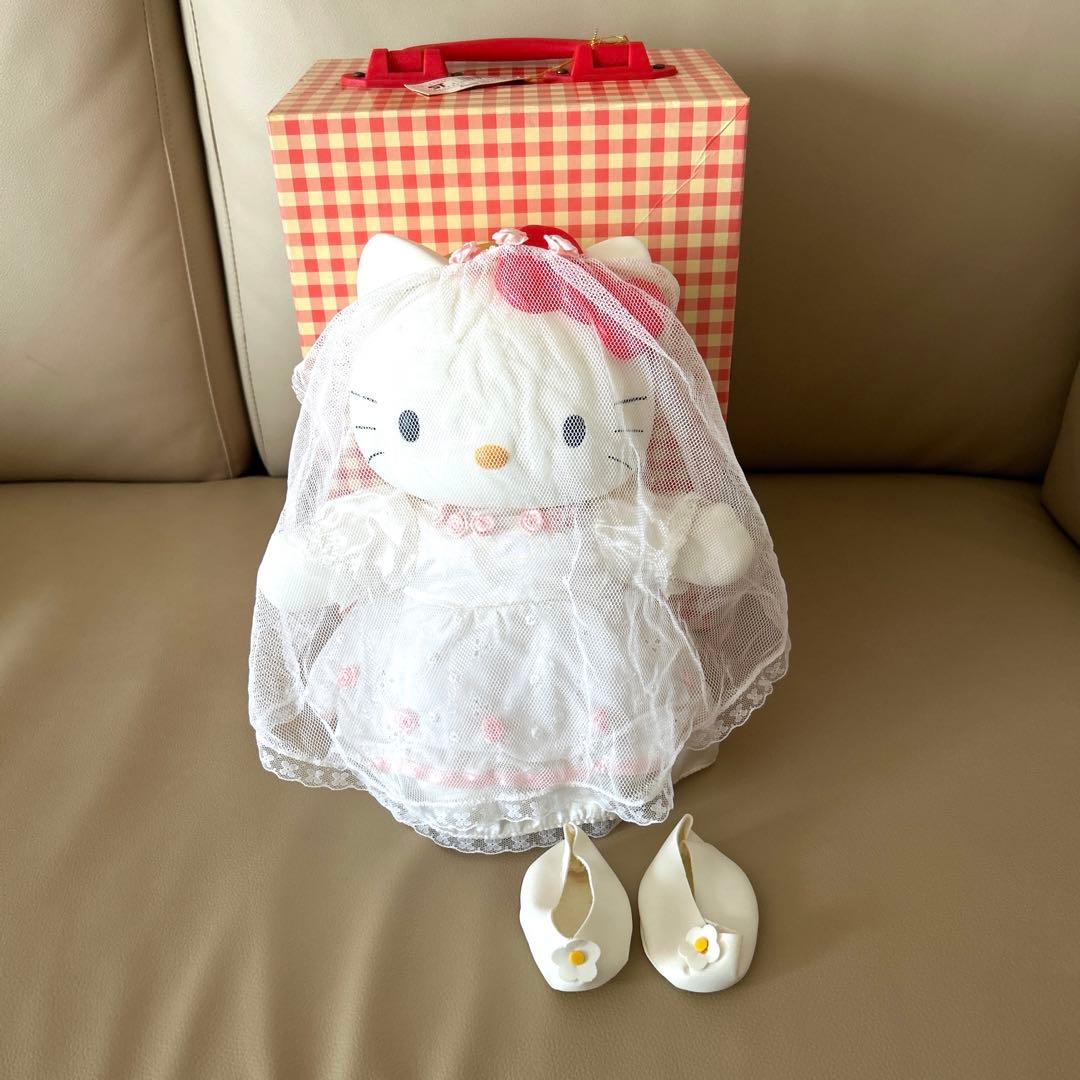 ハローキティ　ウェディング　着せ替え　ドールセット