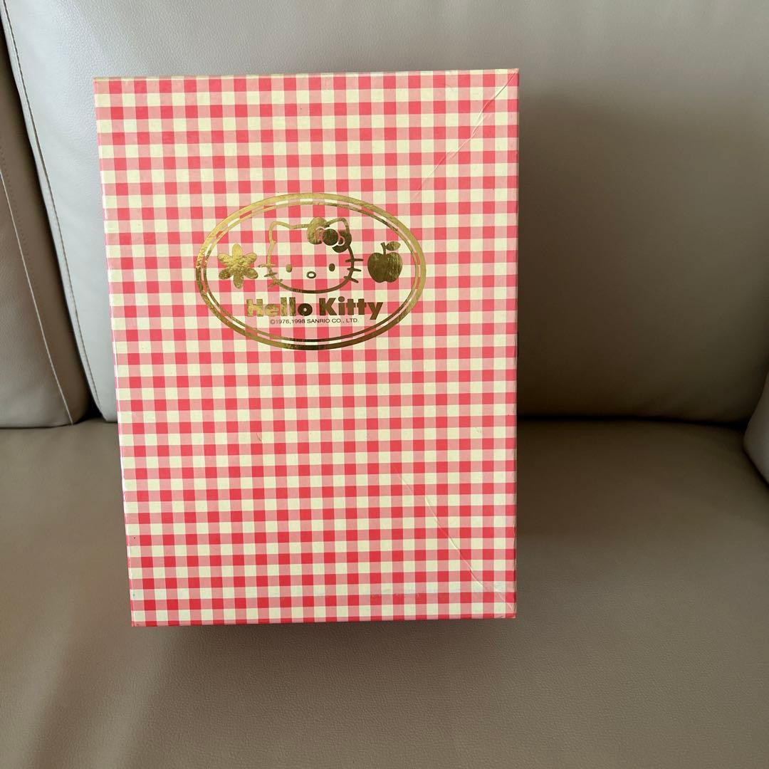 ハローキティ　ウェディング　着せ替え　ドールセット