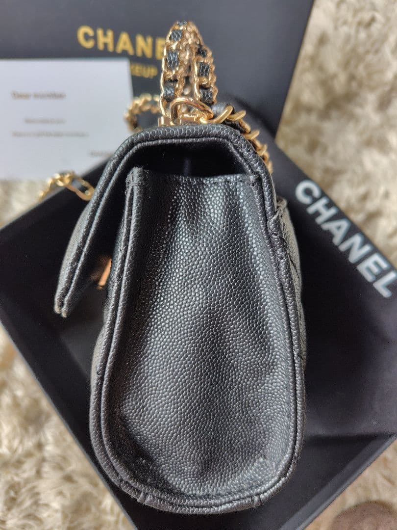 CHANEL ブラックレザー キルティング　ショルダーバッグ　ミニバッグ