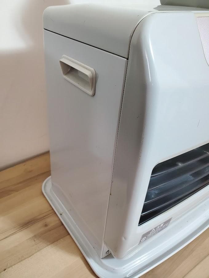 コロナ 石油ファンヒーター FH-G5716BY 15~20畳 CORONA - メルカリ