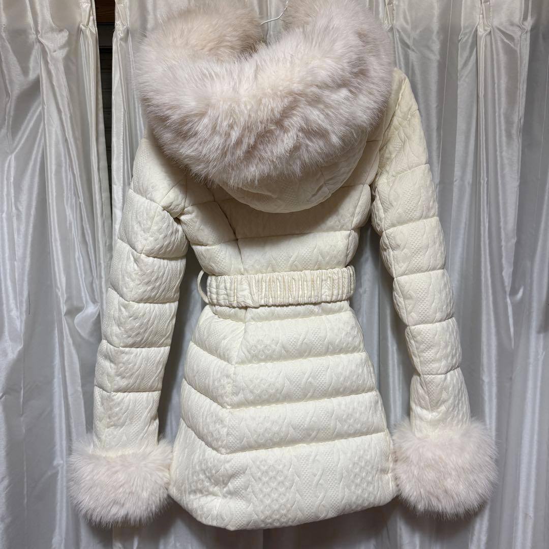 ミシェルマカロン ケーブル柄ベルトダウンコート アイボリー - メルカリ