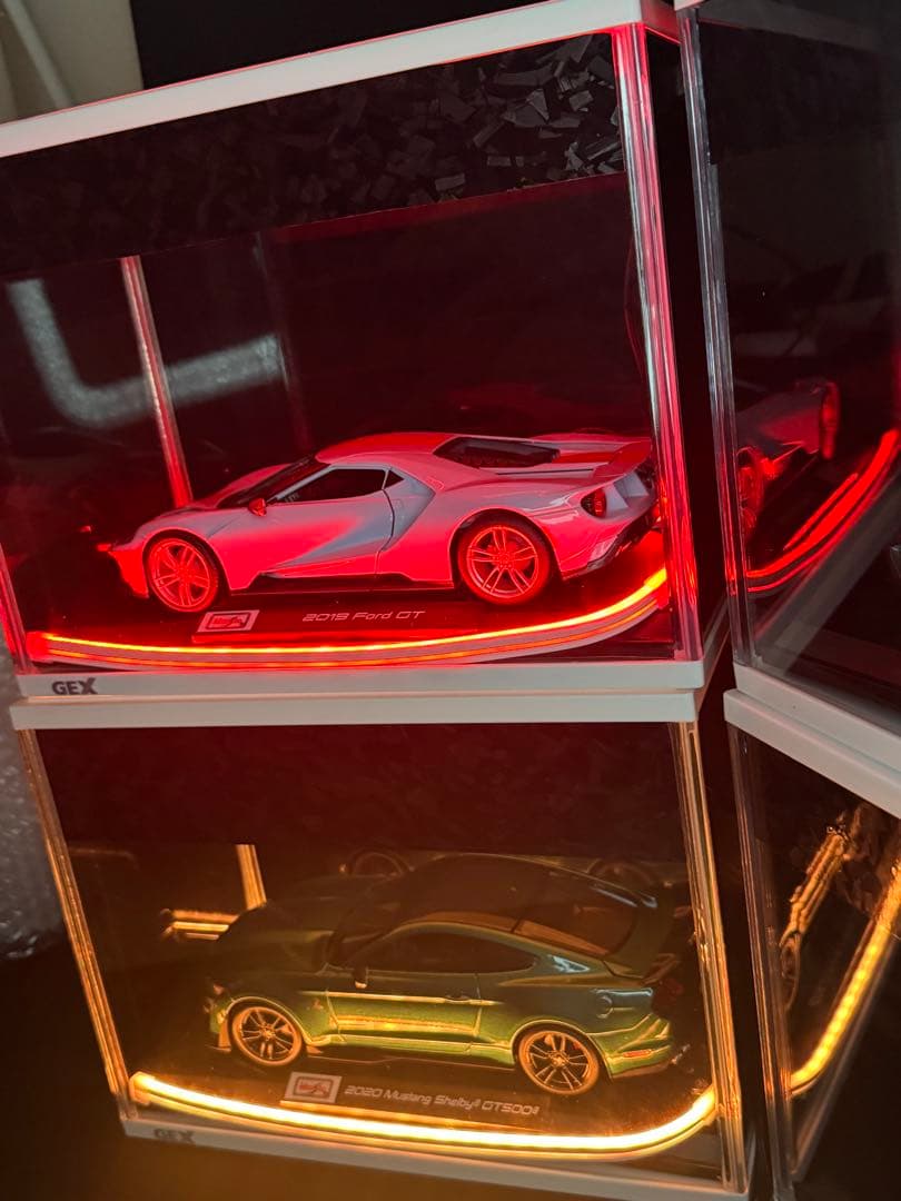 【世界に一つ‼️】大人気 1/18 ジオラマ LED 展示 鑑賞用 模型 ミニカー