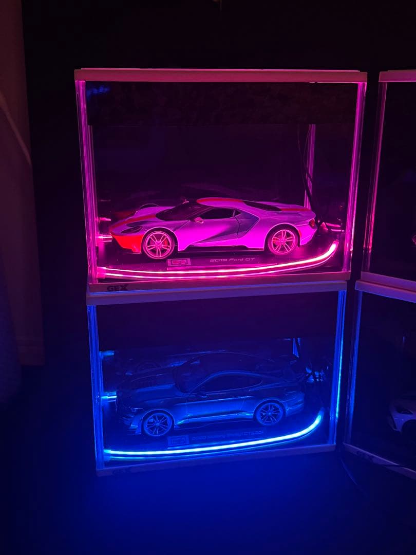 【世界に一つ‼️】大人気 1/18 ジオラマ LED 展示 鑑賞用 模型 ミニカー
