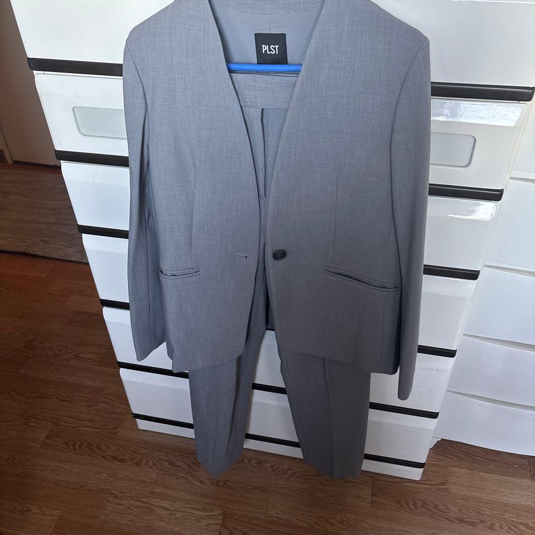 PLST グレー ウォームリザーブ　パンツスーツ上下 2024年モデル ウォームリザーブカラーレスジャケット、リサイクル