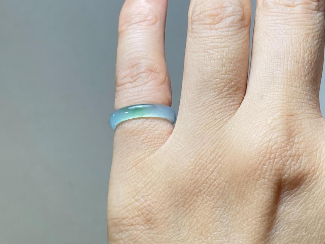 L16-151 ピンキーリング 氷種 4.0号若緑グアテマラ産A貨本翡翠くりぬき