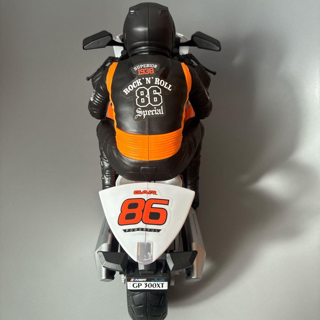 R1 1/6スケール リモコン　オートバイ スタントカー　ワイヤレス　ラジコン