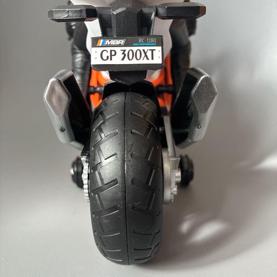 R1 1/6スケール リモコン　オートバイ スタントカー　ワイヤレス　ラジコン