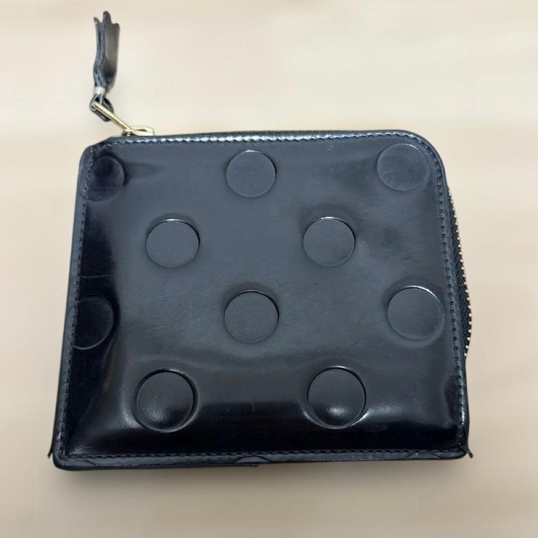 コムデギャルソン ポルカドット エンボス エナメル L字 財布 ブラック