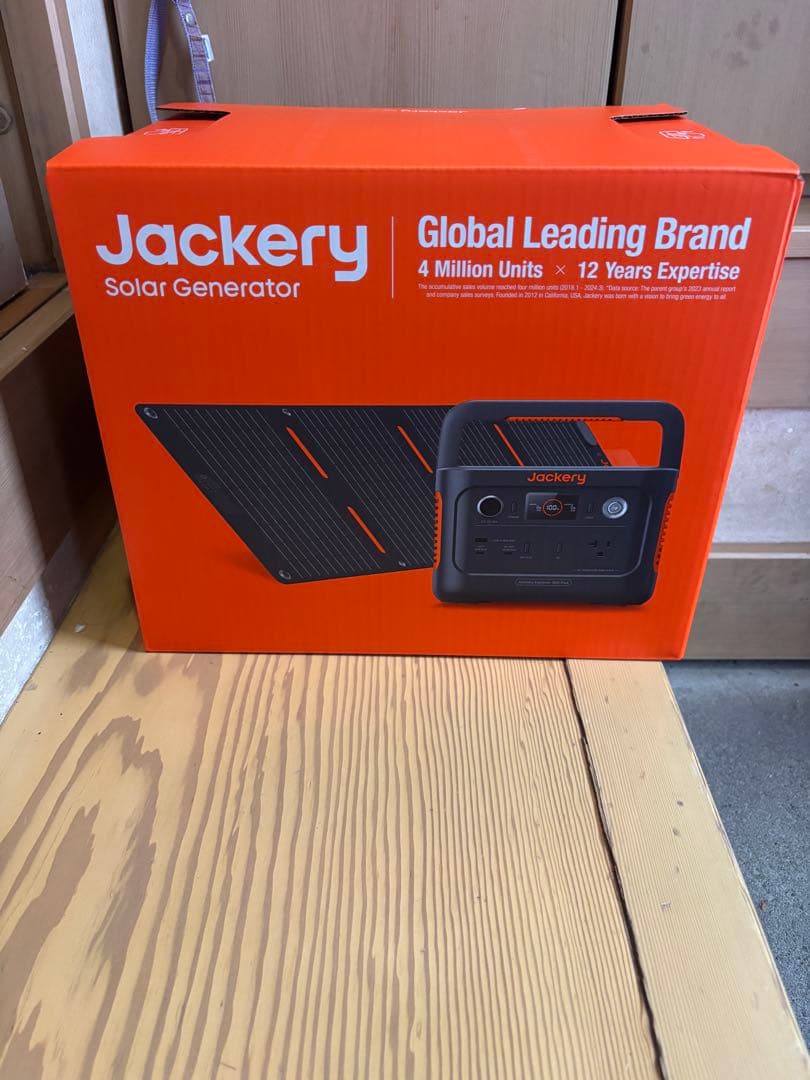発電機・ポータブル電源 Jackery Solar Generator 300 Plus 40W Amazon.co.jp: Jackery Solar Generator 300 Plus 40W Mini ポータブル