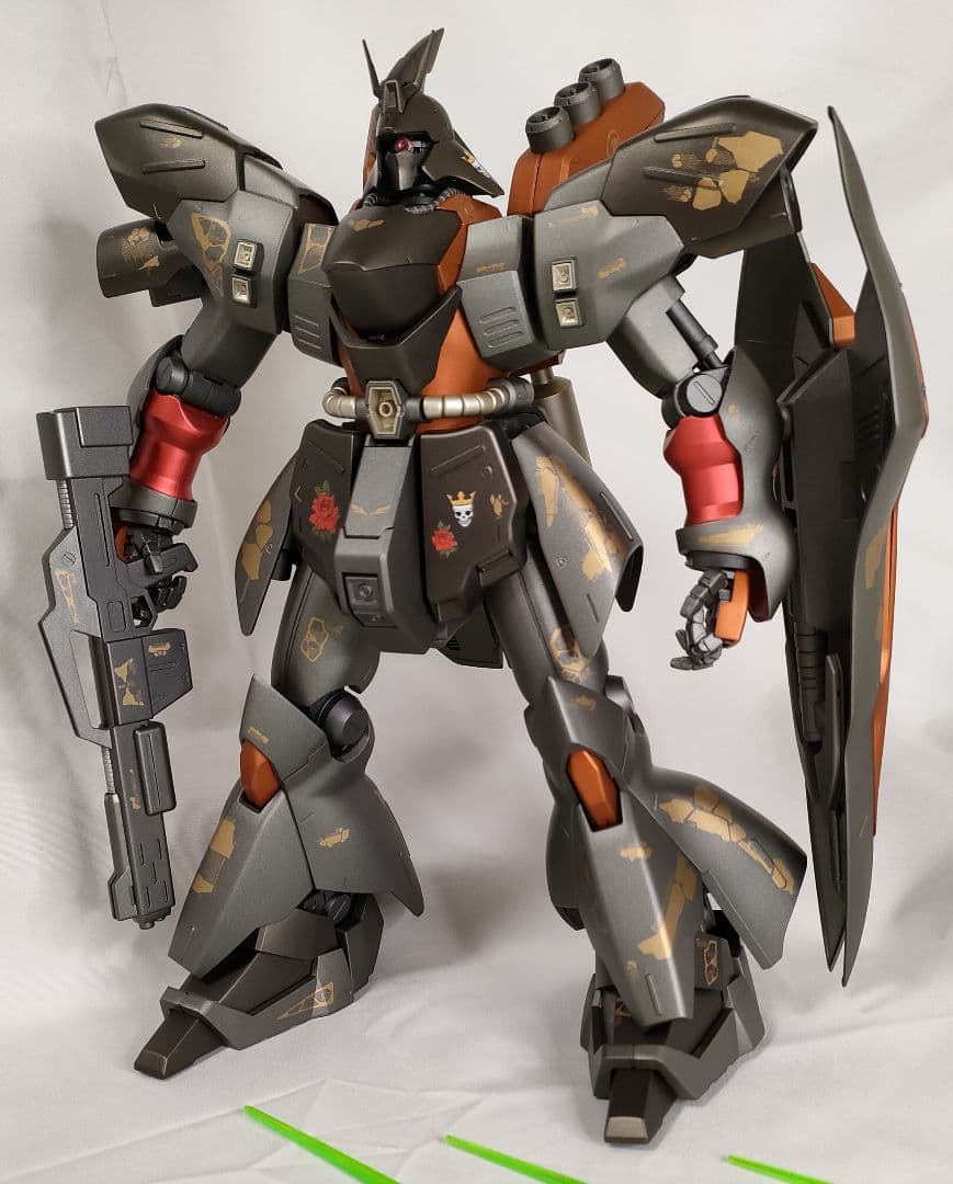 ガンプラ 塗装済完成品 MG MSN-04 サザビー