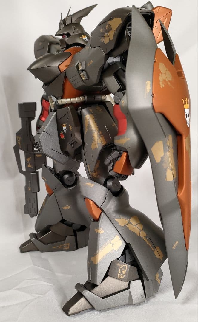 ガンプラ 塗装済完成品 MG MSN-04 サザビー