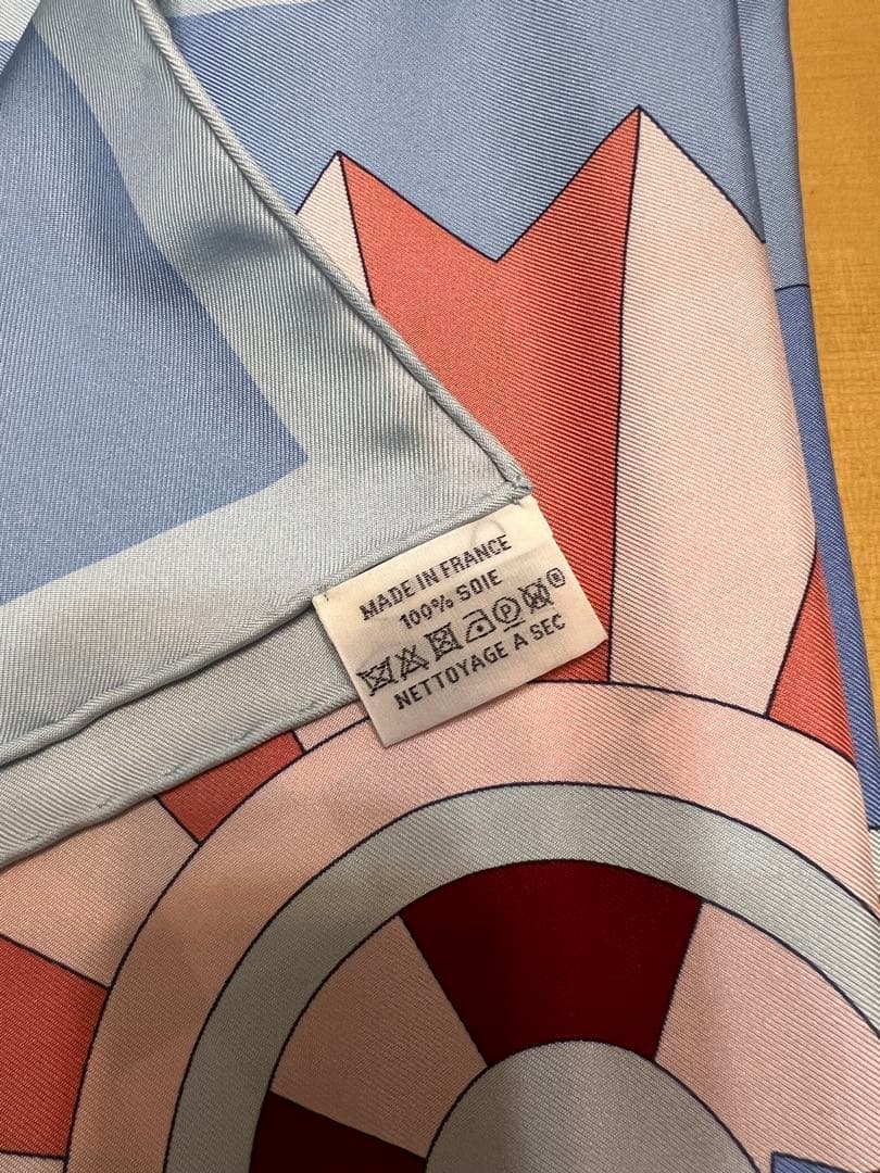 エルメス スカーフ　カレ90 《シュヴァル・ドゥ・フェット》