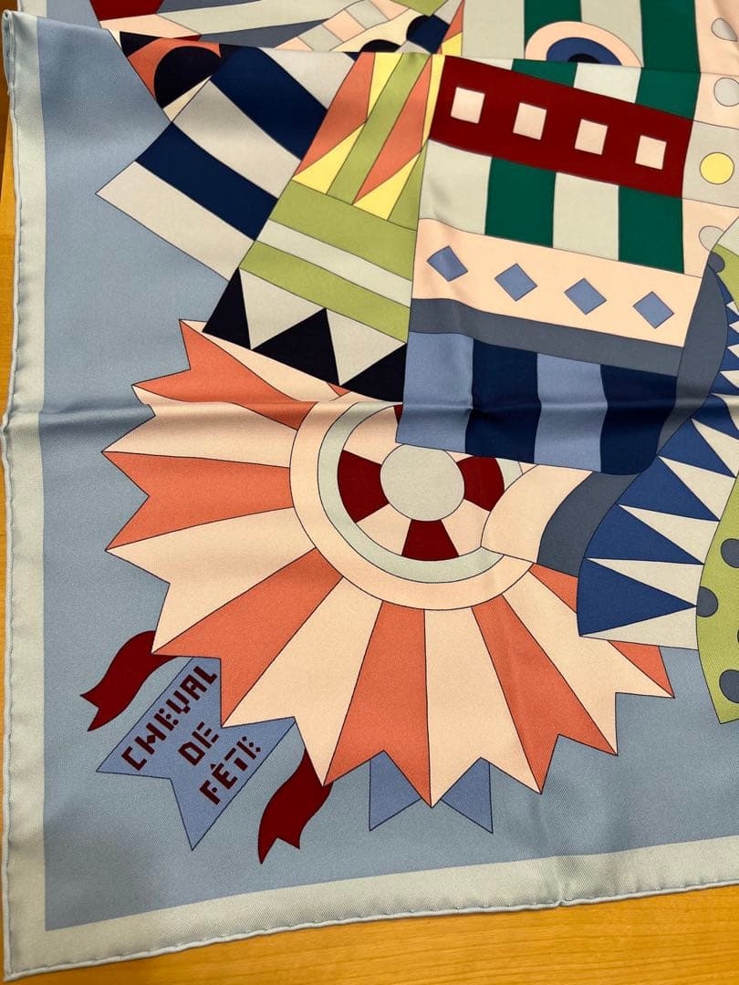 エルメス スカーフ　カレ90 《シュヴァル・ドゥ・フェット》