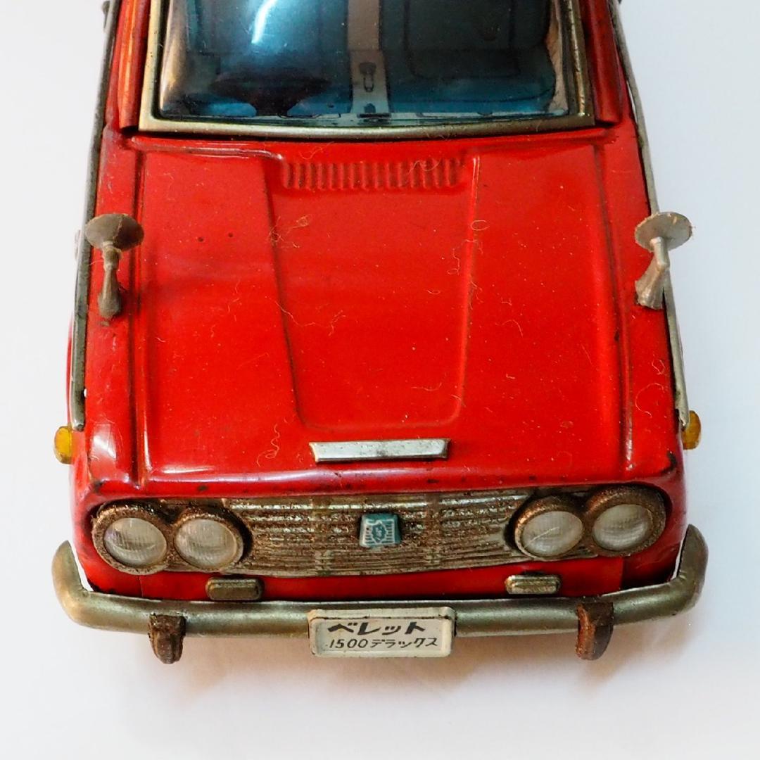 萬代屋【イスズ ベレット 1500 デラックス 赤】ブリキ製ミニカー TIN箱無