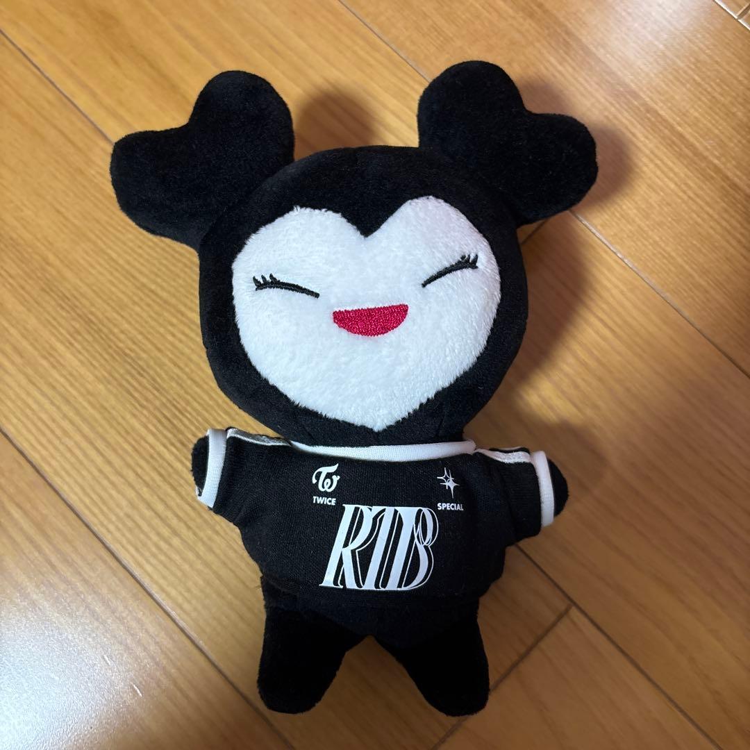 TWICE 黒ラブリー ぬいぐるみ - メルカリ