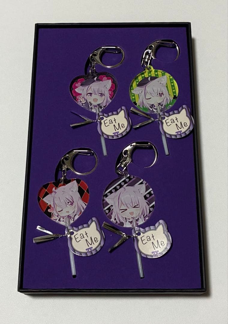 猫又おかゆ 活動4周年記念 キャディアクリルキーホルダー - メルカリ