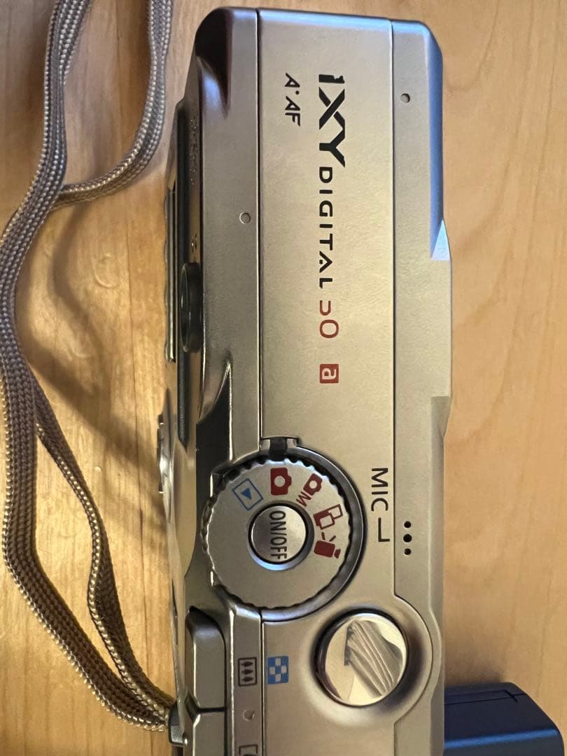 デジタルカメラ Canon IXY DIGITAL 300a キヤノン、操作性を大幅に改善した新IXY DIGITAL