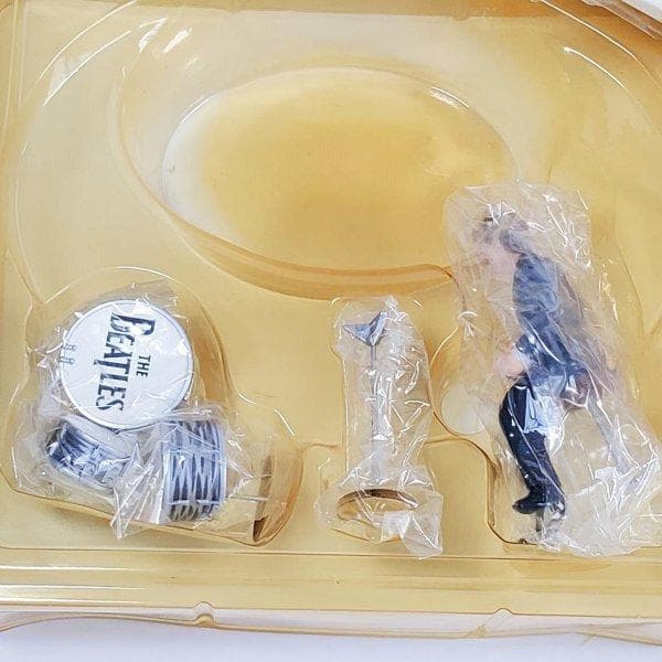 ビートルズ 　THE BEATLES フィギュア KEEPSAKE 1994