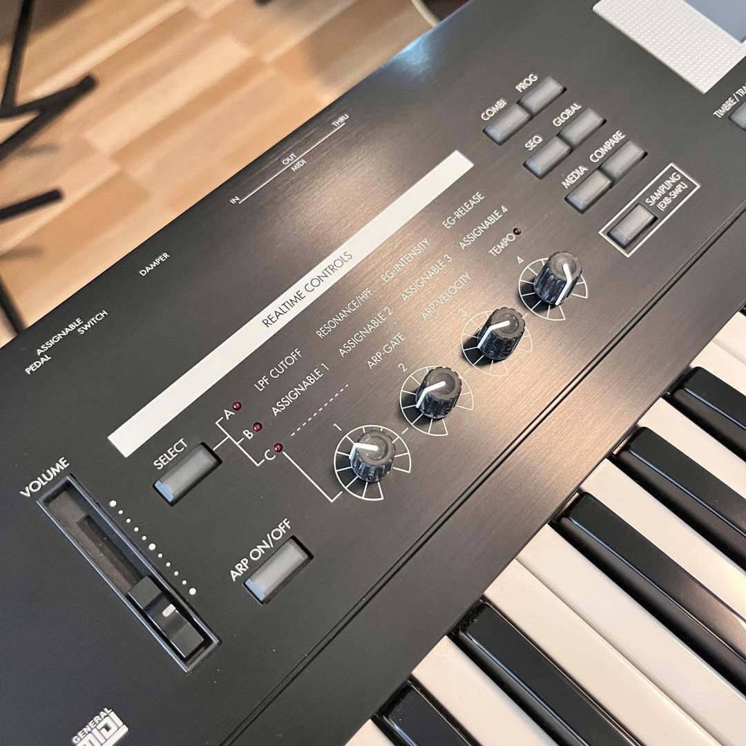 10317】 希少品 KORG TR76 シンセサイザー名機 - メルカリ