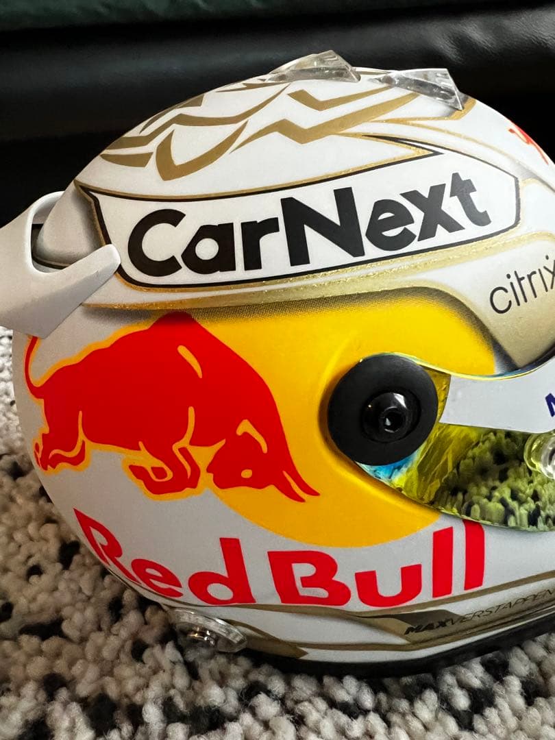 美品 1/2 マックス・フェルスタッペン 2022 本戦用 ヘルメット