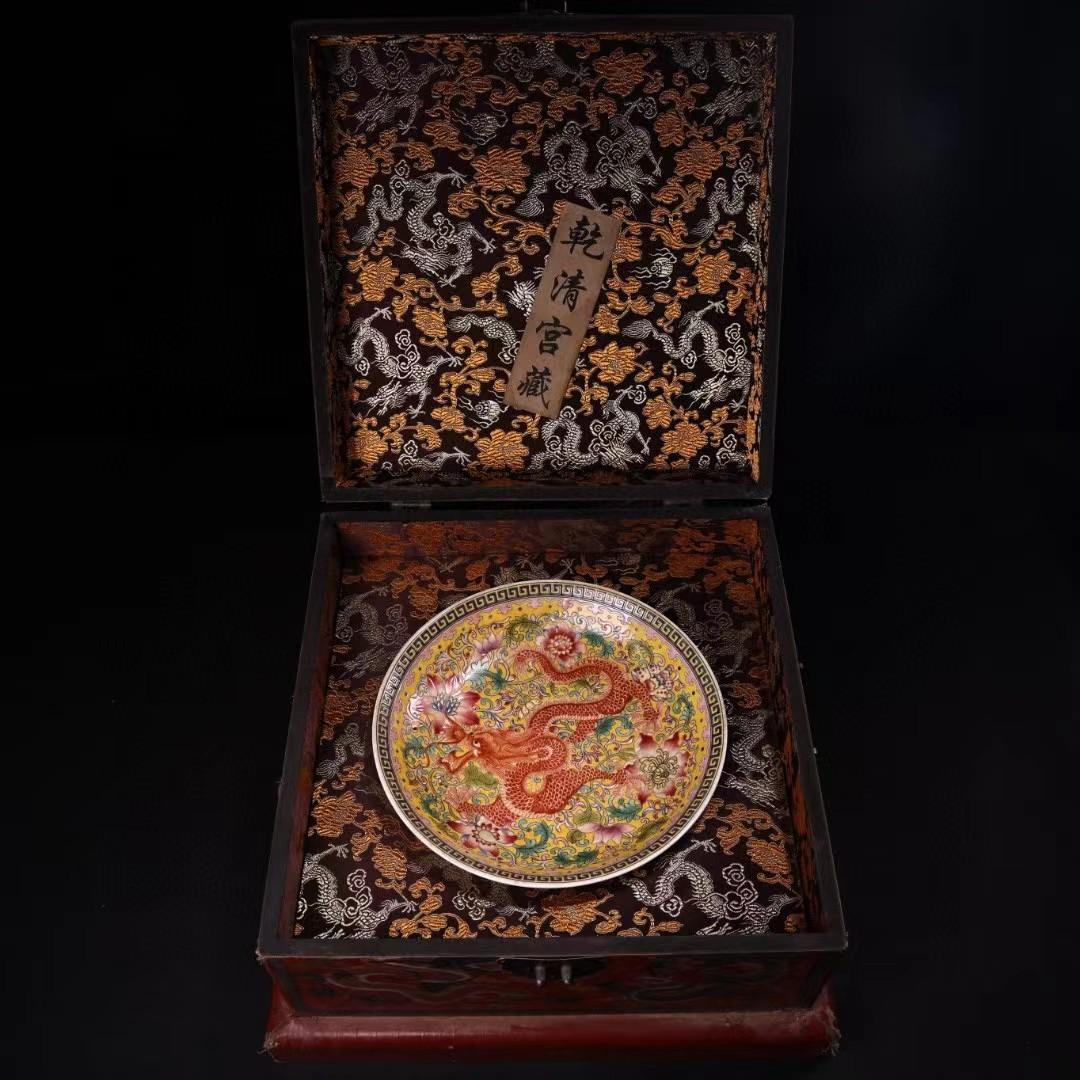 中国古美術・旧蔵粉彩陶磁器中皿・瑞獣龍絵皿・置物・純手描き・漆箱付・文房具・禮品 清時代 粉彩四季花卉皿 | 正一 古美術