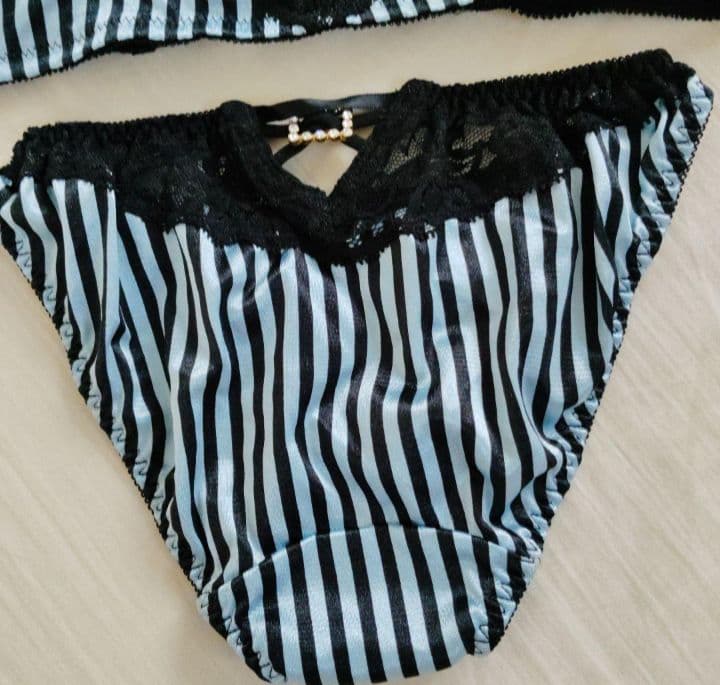 エメフィールaimerfeel サテン ストライプ 廃盤ブラショーツセット