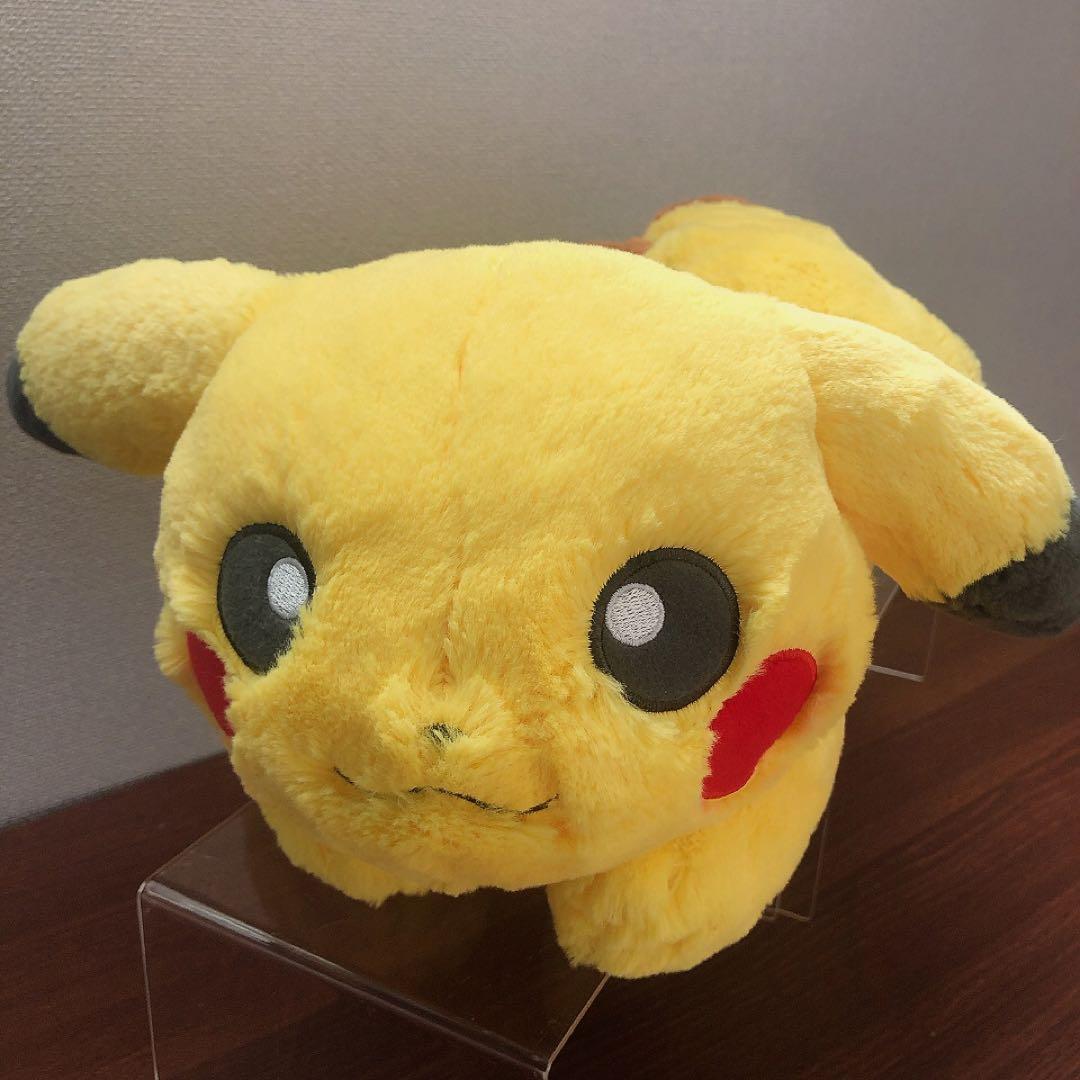 ふわふわ抱きぬいぐるみ ピカチュウ ポケモンセンター - メルカリ
