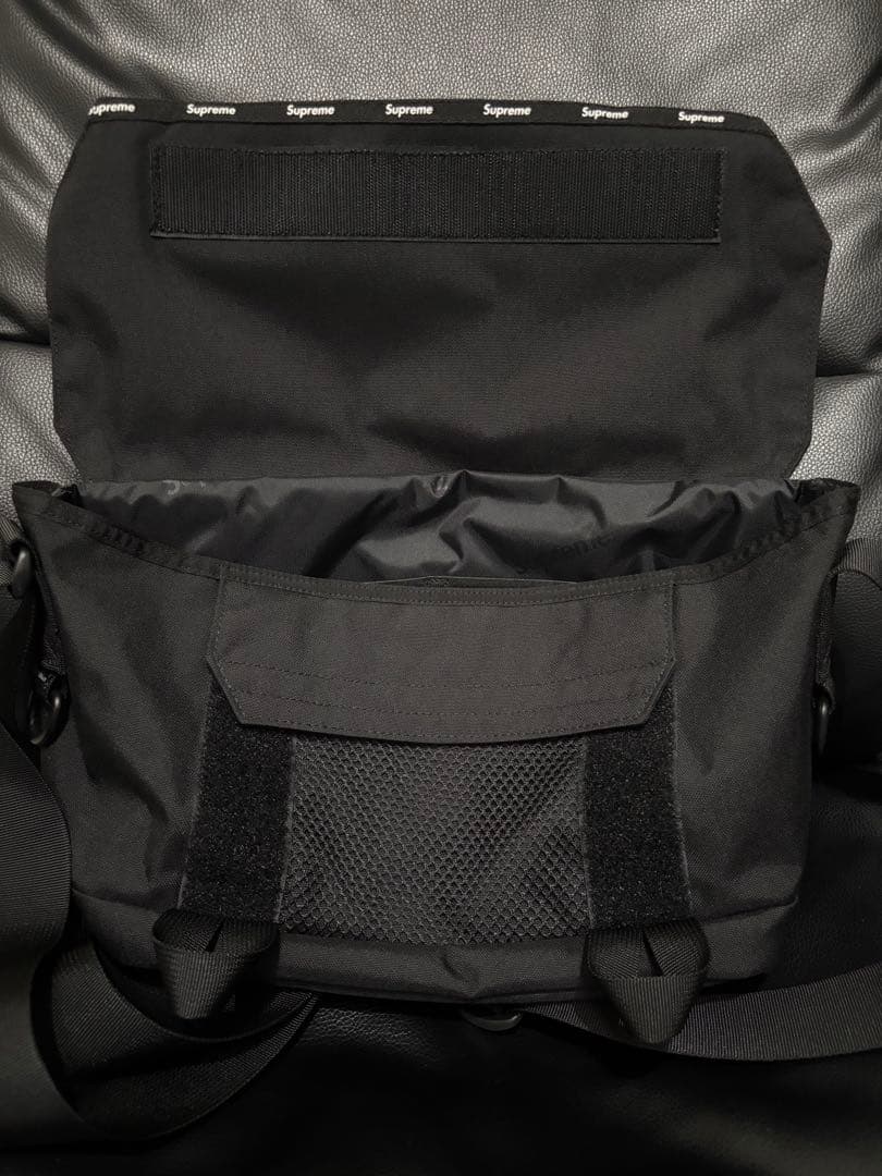 ほぼ未使用 Supreme Messenger Bag \"Black\"