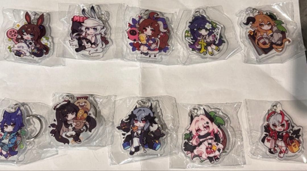 Honey vibes ハニヴ よろずやショップびっく宝島 エリヤ アクキー