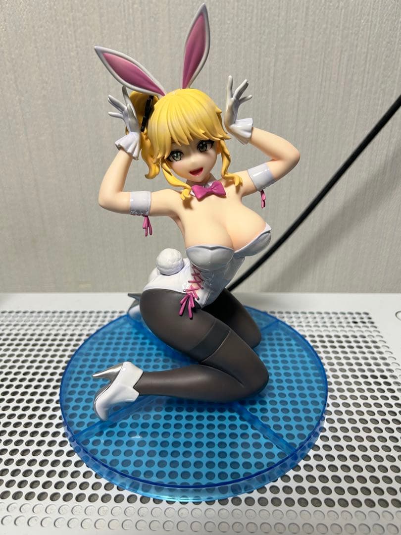 ドルフィンウェーブ 伊澄桐利 ホワイトバニ―Ver. 1/6スケール フィギュア