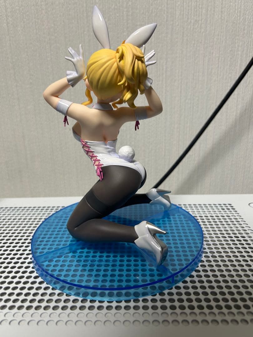 ドルフィンウェーブ 伊澄桐利 ホワイトバニ―Ver. 1/6スケール フィギュア