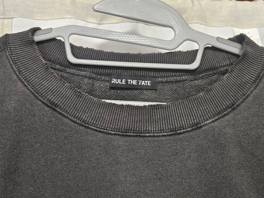 RULE THE FATE　スウェットトレーナー　ブラック