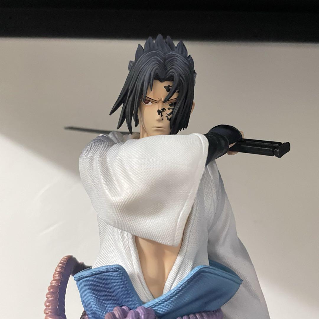 NARUTO ナルト　うちはサスケ　高さ35cm 海外フィギュア