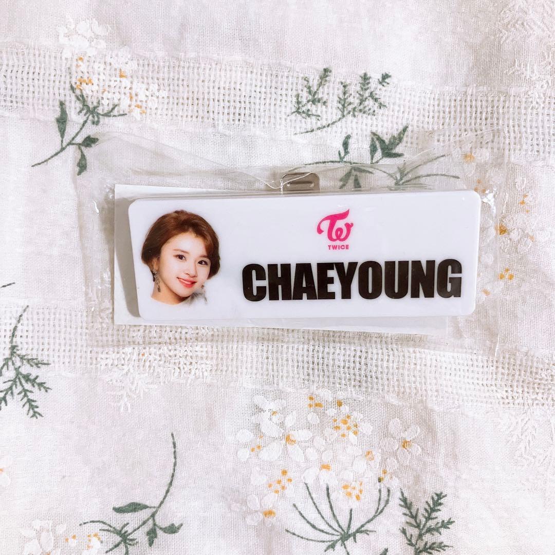 新品 TWICE チェヨン ネームプレート #TWICE バッジ ハイタッチ - メルカリ