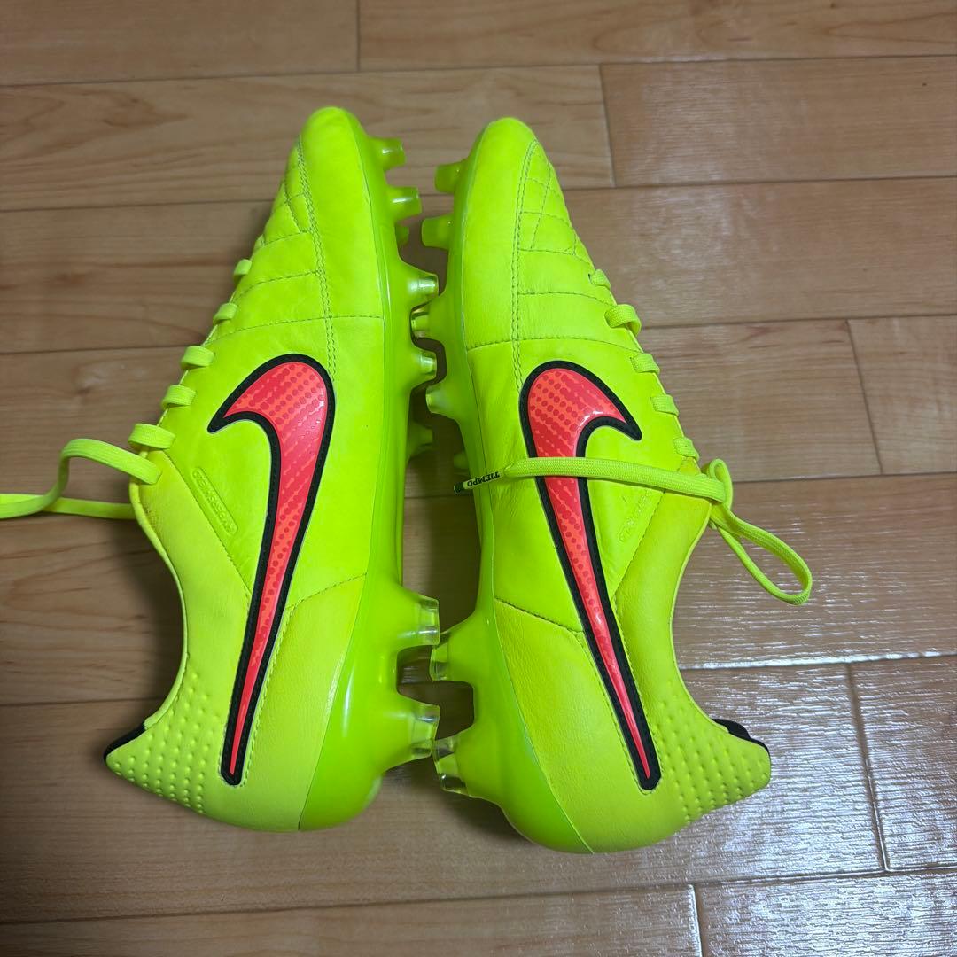 ナイキ ティエンポレジェンド5 FG ACC 25.5cm