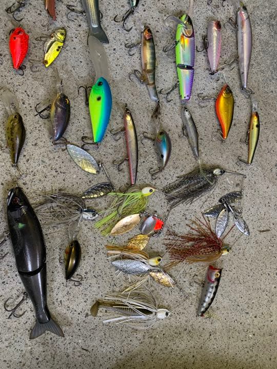 バス釣り引退 ルアーセット - メルカリ