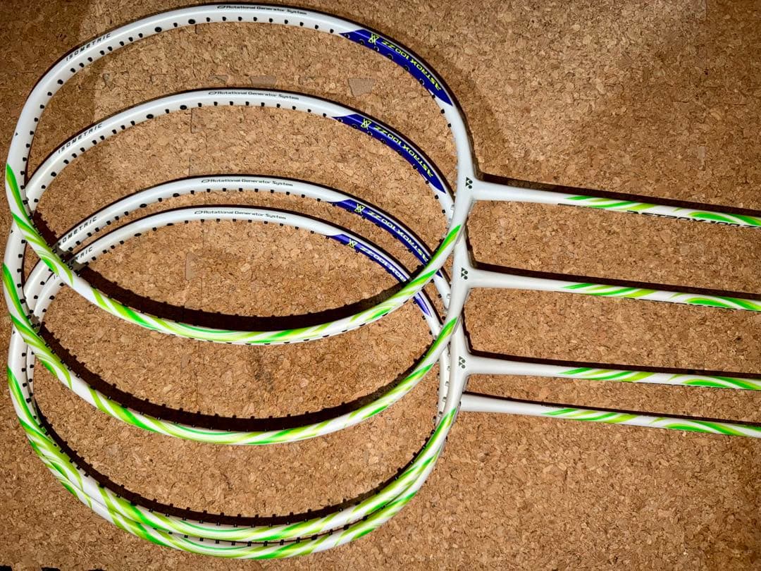 YONEX アストロクス 100zz va 4U6 AX100ZVA 新品 4本 - メルカリ