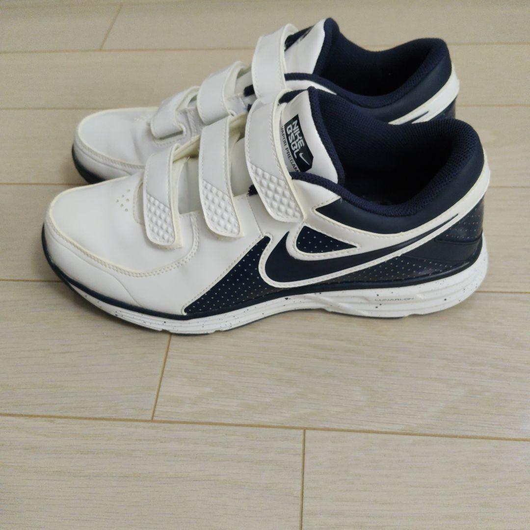 水*秋様 Nike 野球トレーニングシューズ ホワイト/ネイビー　26.5cm