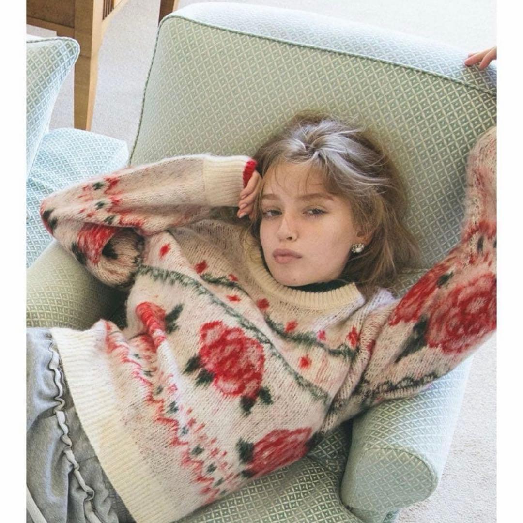 カルナムール CALNAMUR ローズ＆リボンジャガードニット ホワイト