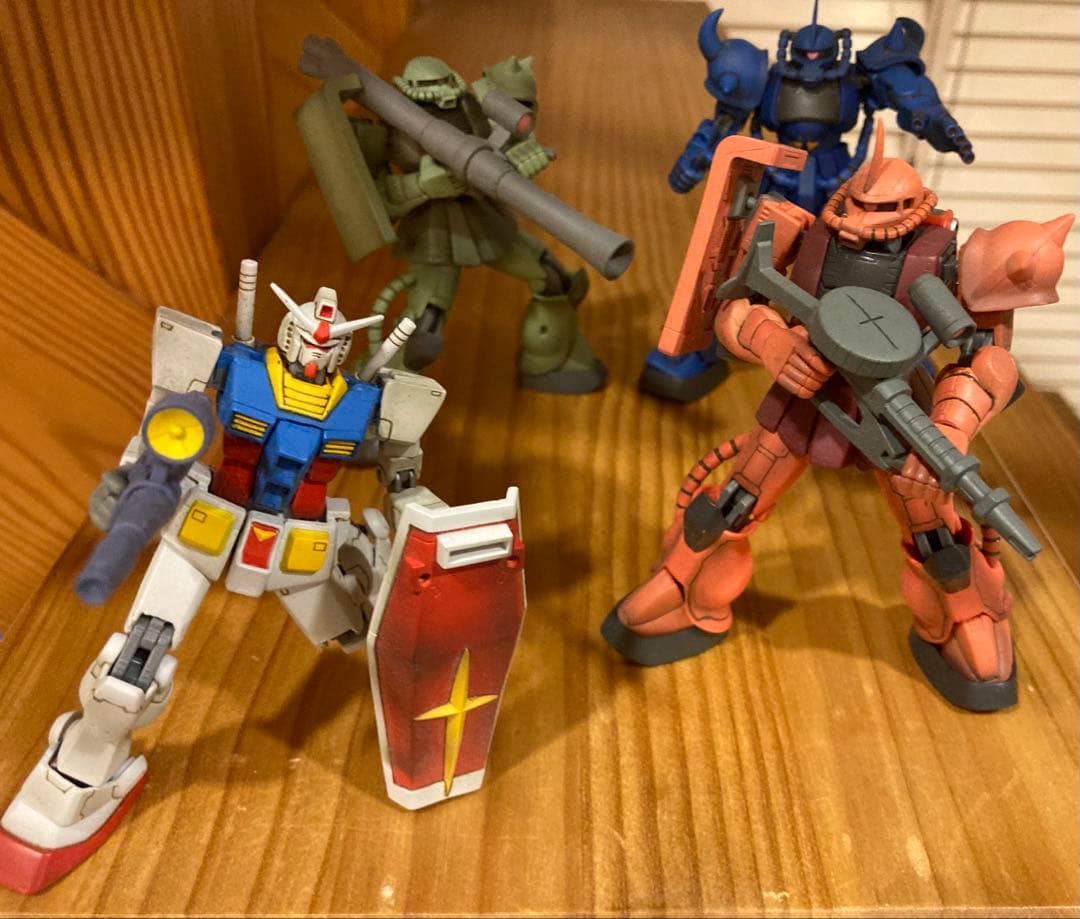 【4体セット・美品】EMIA ガンダム/シャアザク/ザク/グフ 塗装済み完成品