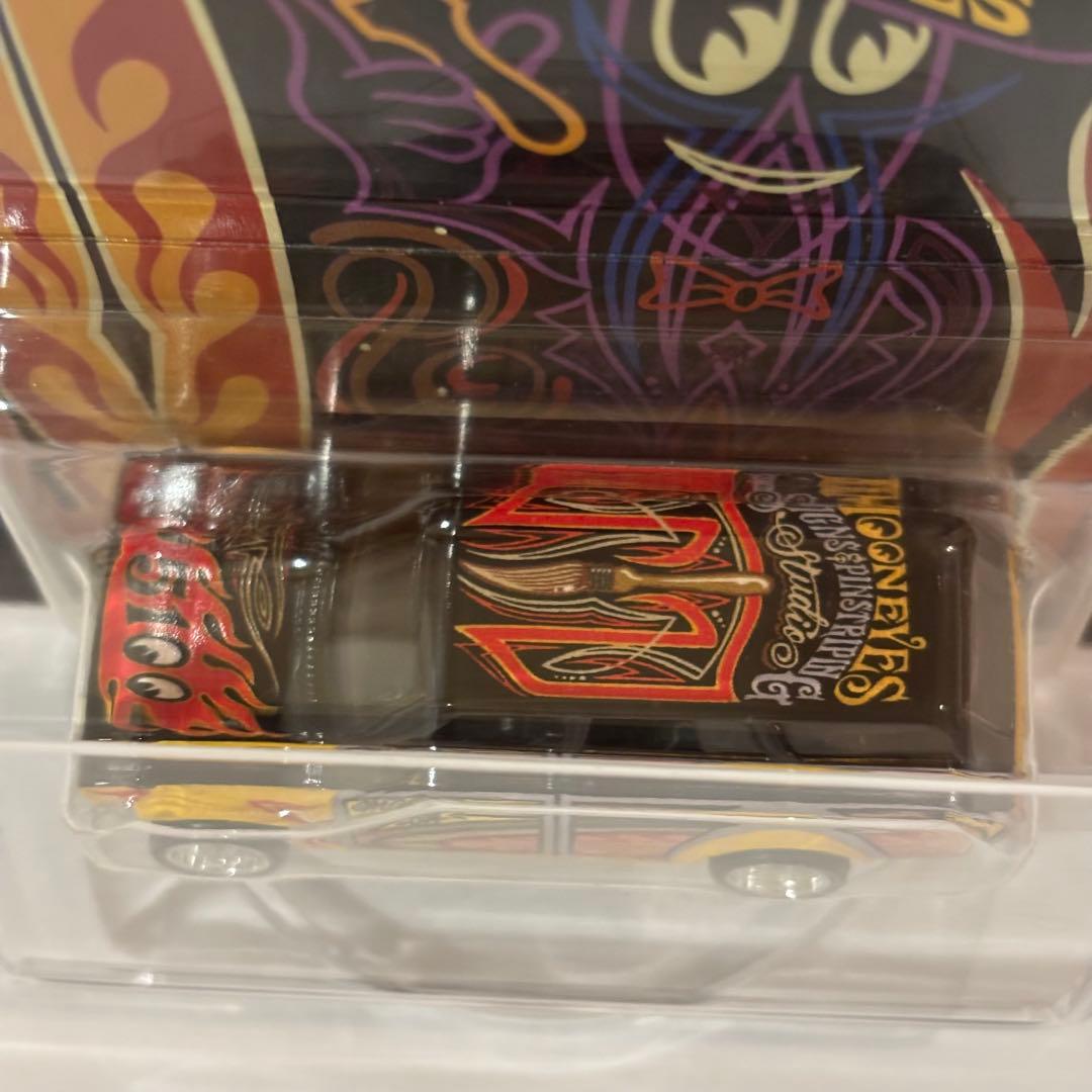 ホットウィール ジャパンコンベンション限定カー 2019(左)