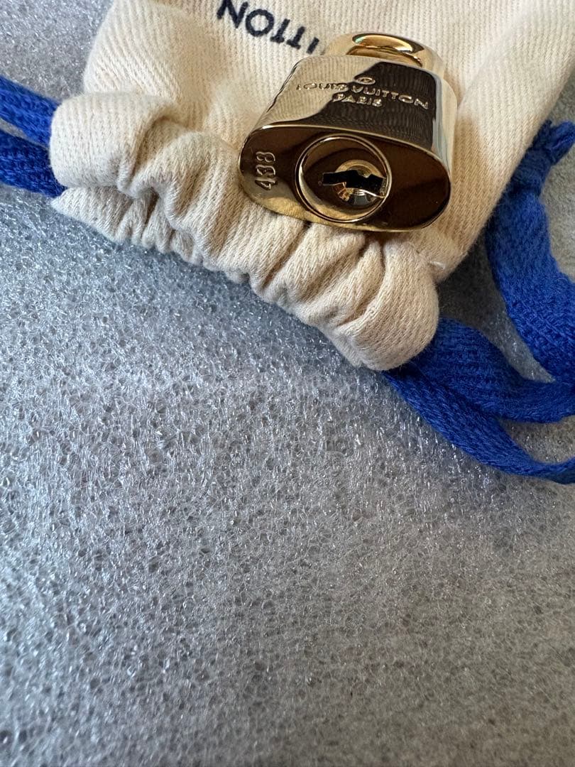 新品ルイヴィトン パドロック カデナ ネックレス チェーン付き 南京錠