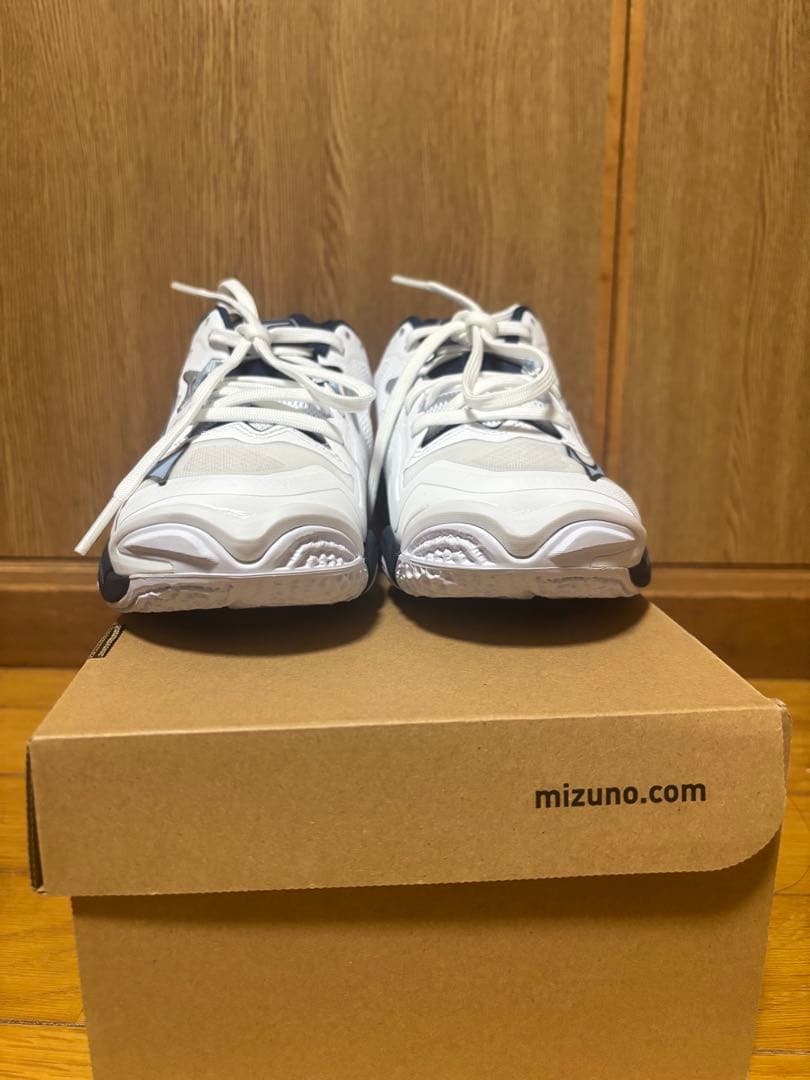 ミズノ ウエーブライトニング Z8 バレーボールシューズ 23.0cm 美品